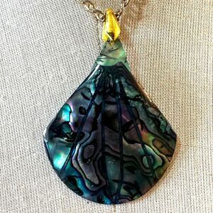 Abalone pendant necklace